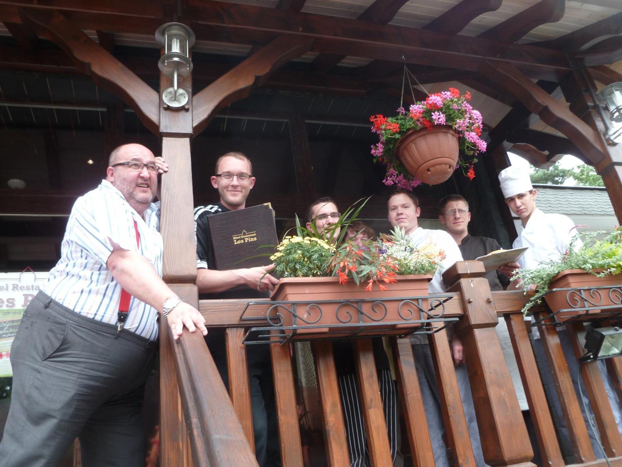 Hotel Restaurant Les Pins logis Haguenau Extérieur photo