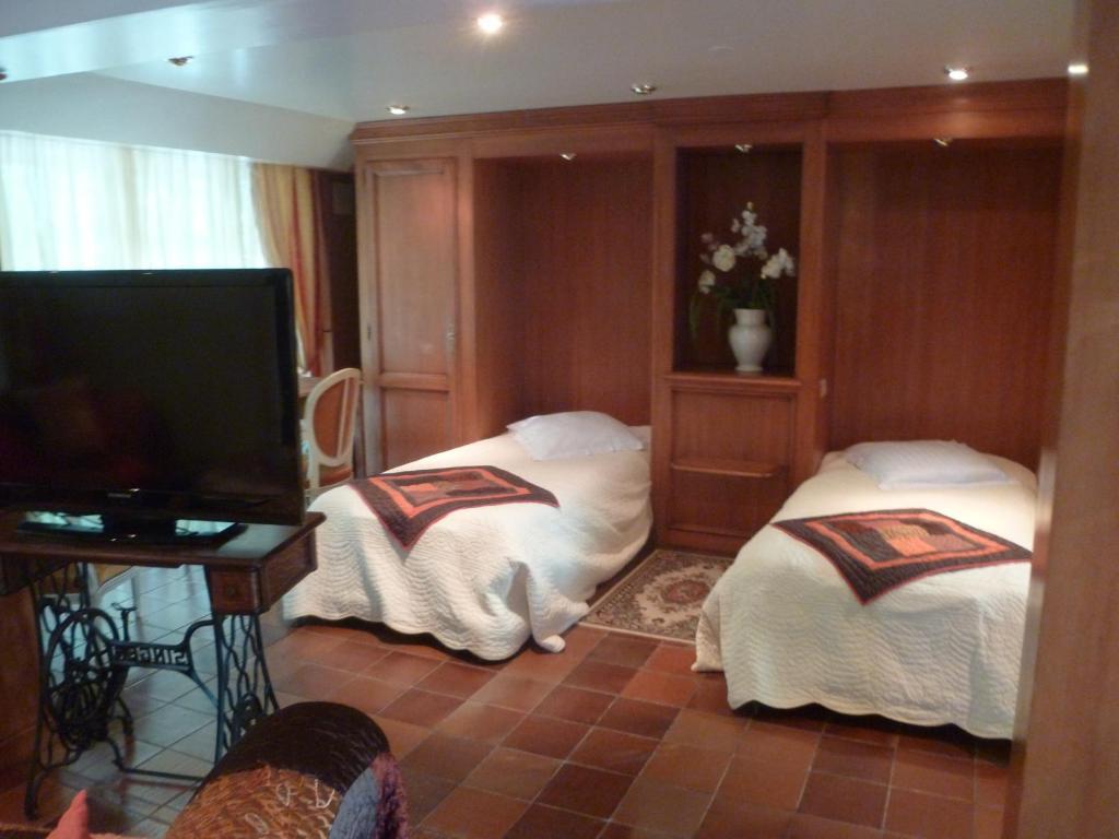 Hotel Restaurant Les Pins logis Haguenau Chambre photo